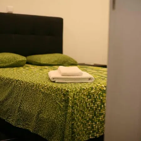 Aiko - Downtown * アルブフェイラ